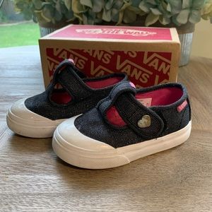 Adorable Navy Toddler Vans!